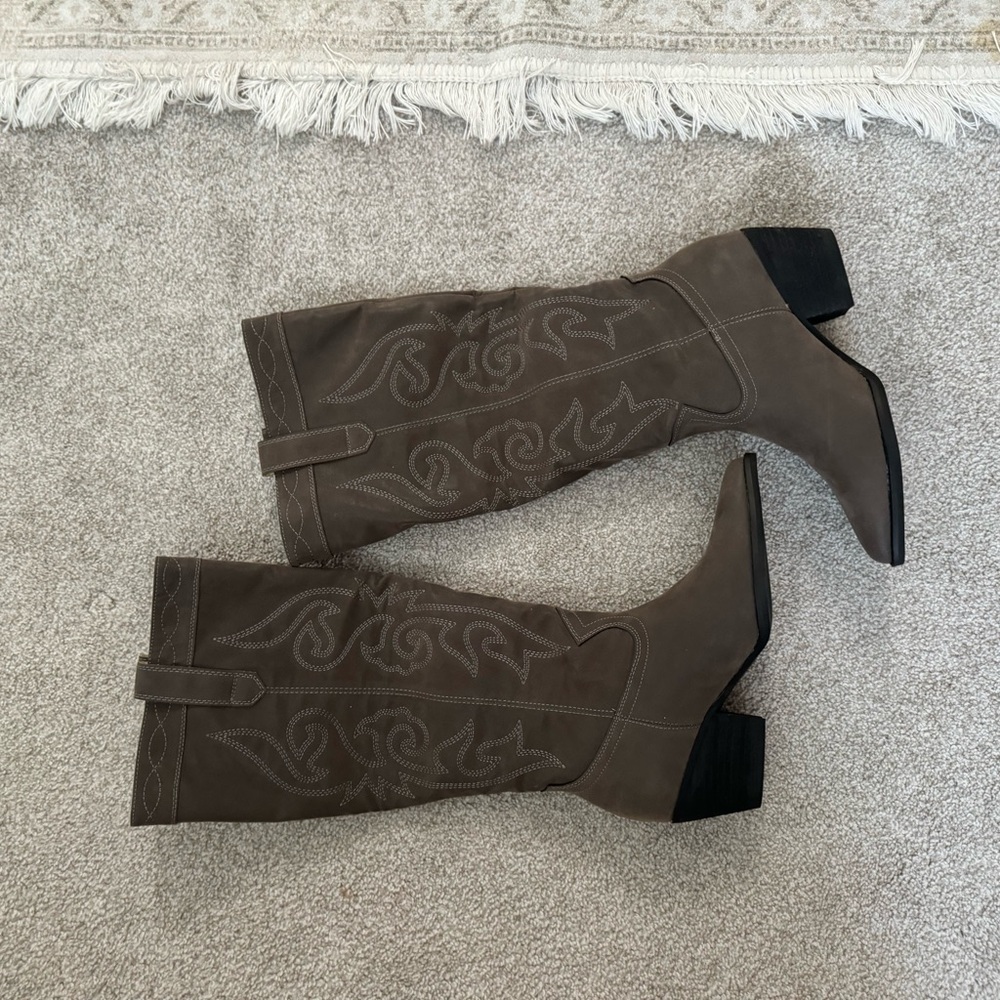 Vinny knee high cowboy boots in grey
